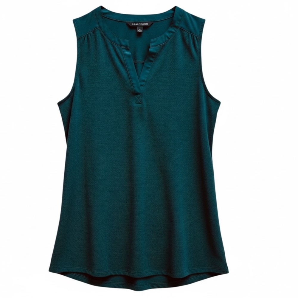 41 HAWTHORN dark forest green sleeveless v-neck knit top size Medium